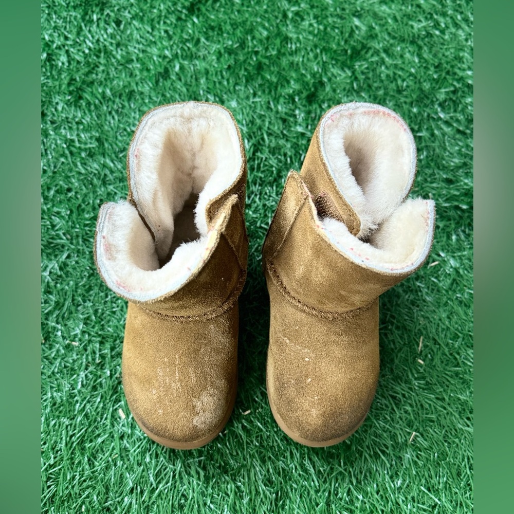 UGG Keelan II Boot
Chestnut (Toddler)‎ Size 7 - Picture 6 of 9